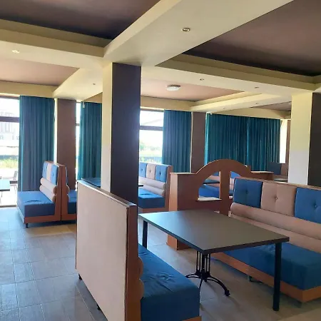 Hotel Mezo Palace