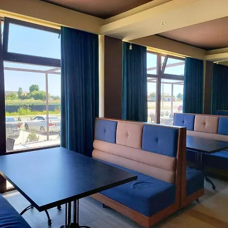 Hotel Mezo Palace Hotell