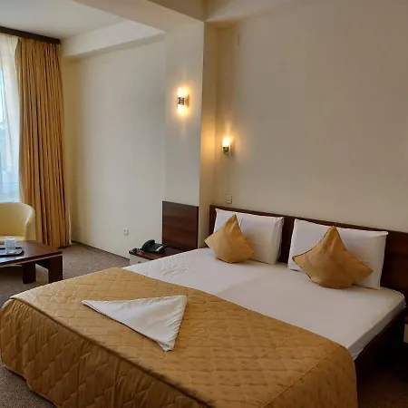 Hotel Mezo Palace